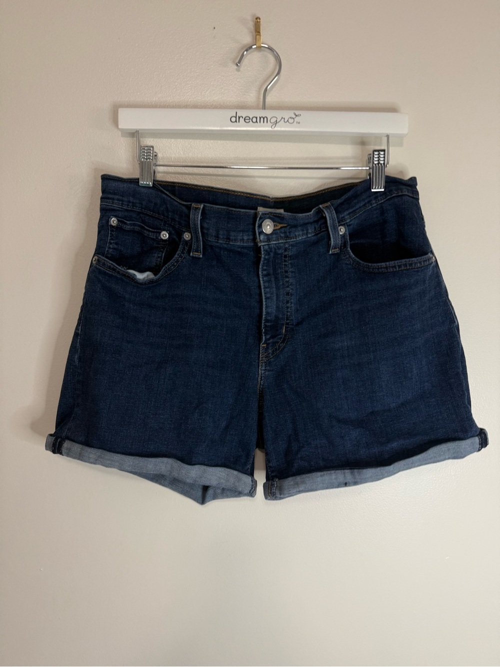 Levi’s Dark Indigo mid length Denim Roll-Cuff Women's Shorts size 32
